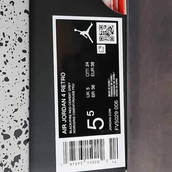 Air Jordan 4 Retro - Picture 7 of 9